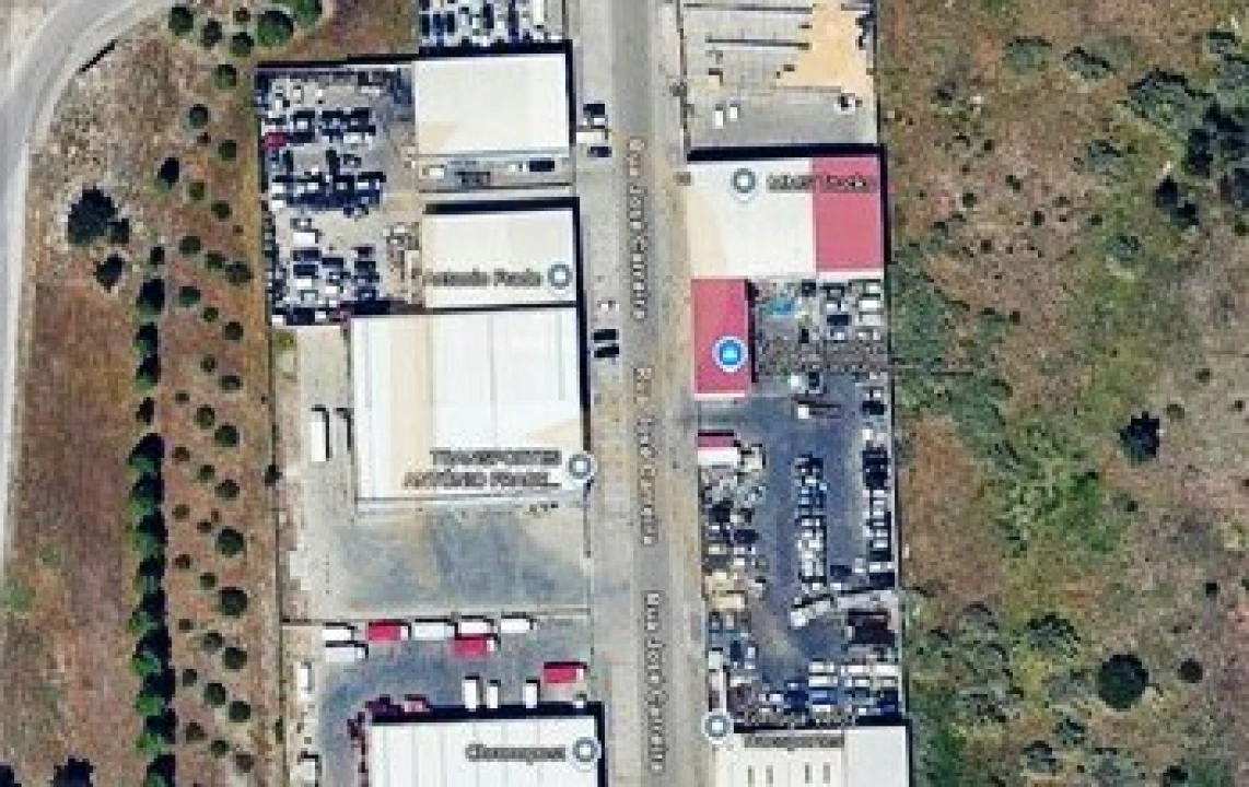 Terreno Comércio / Armazém para Venda em Seixal, Arrentela e Aldeia de Paio Pires Foto 3