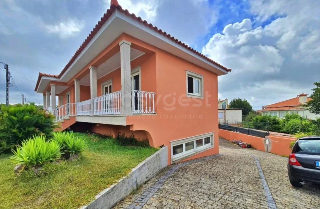 Moradia T3 para Venda em Nine Foto 1