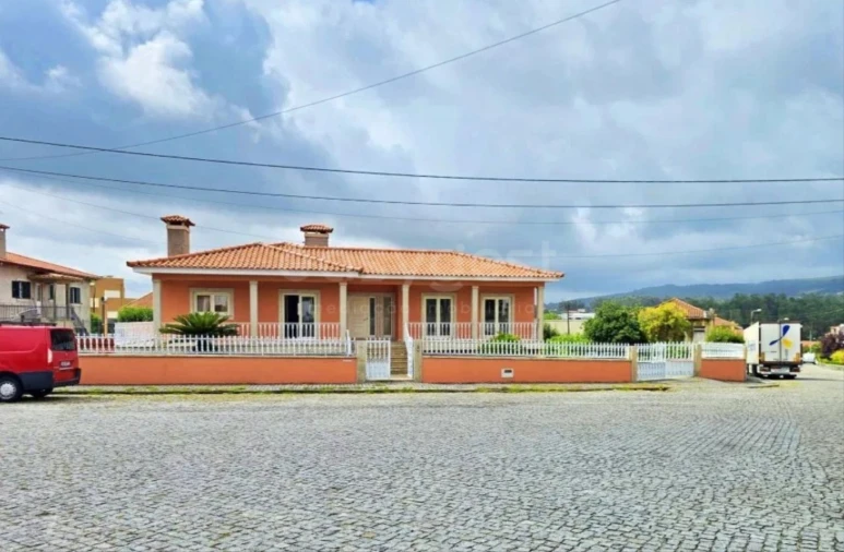 Moradia T3 para Venda em Nine Foto 10