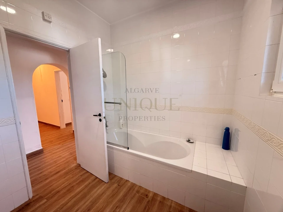 Moradia T4 para Venda em Bensafrim e Barão de São João Foto 26