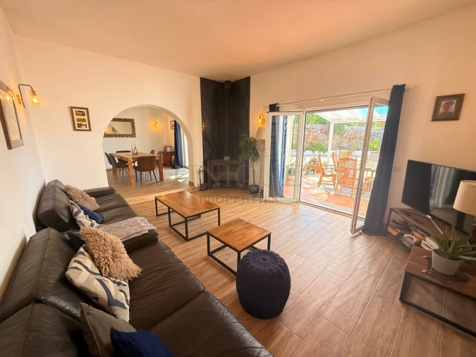 Moradia T4 para Venda em Bensafrim e Barão de São João Foto 3