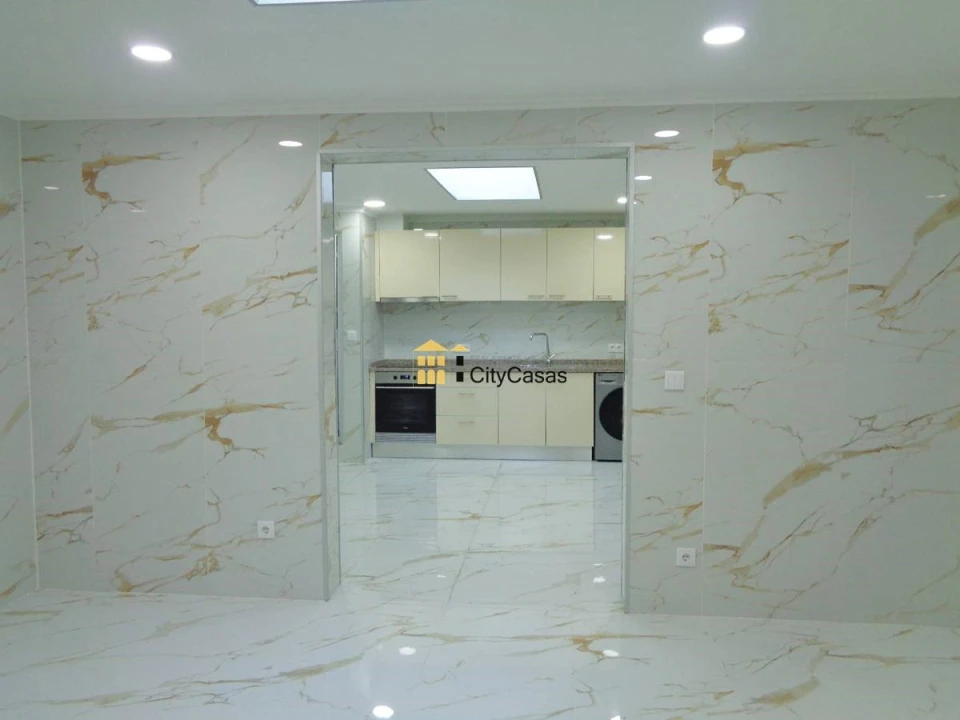 Moradia T5 para Venda em Campanhã Foto 5