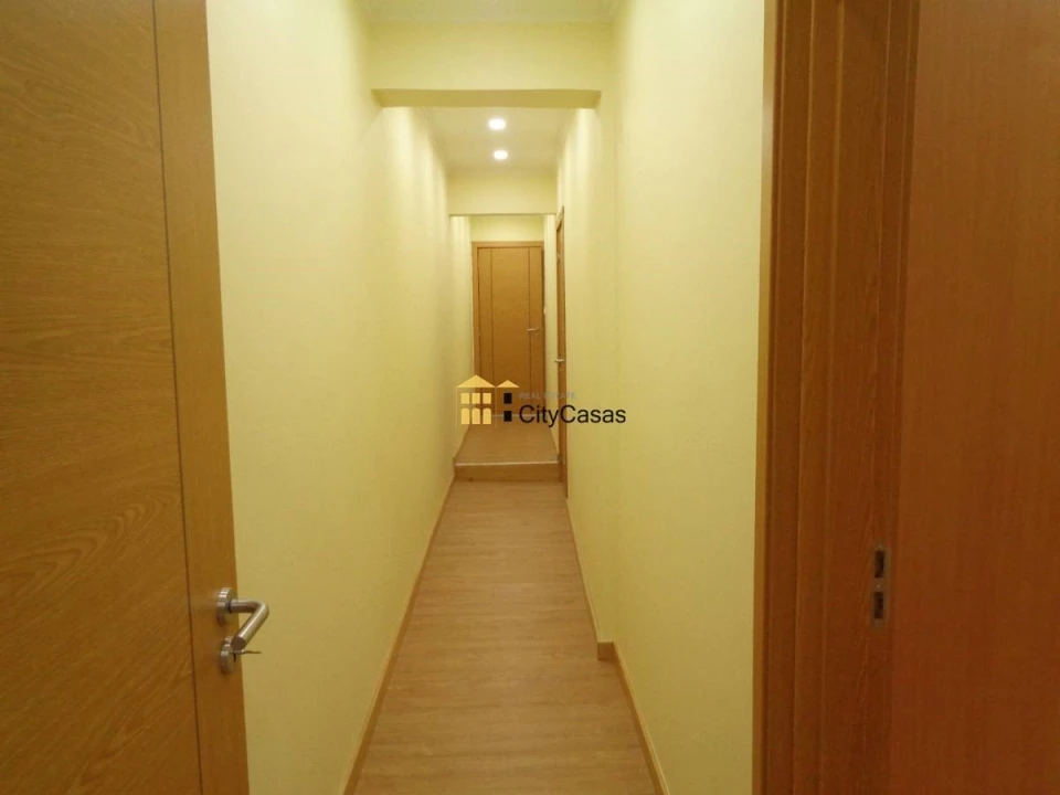 Moradia T5 para Venda em Campanhã Foto 7