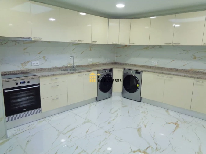 Moradia T5 para Venda em Campanhã Foto 1