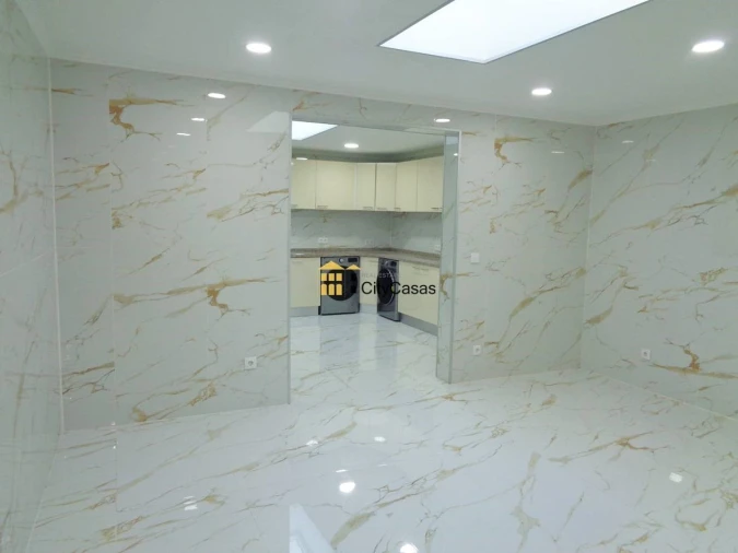 Moradia T5 para Venda em Campanhã Foto 3