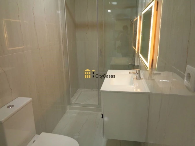 Moradia T5 para Venda em Campanhã Foto 8