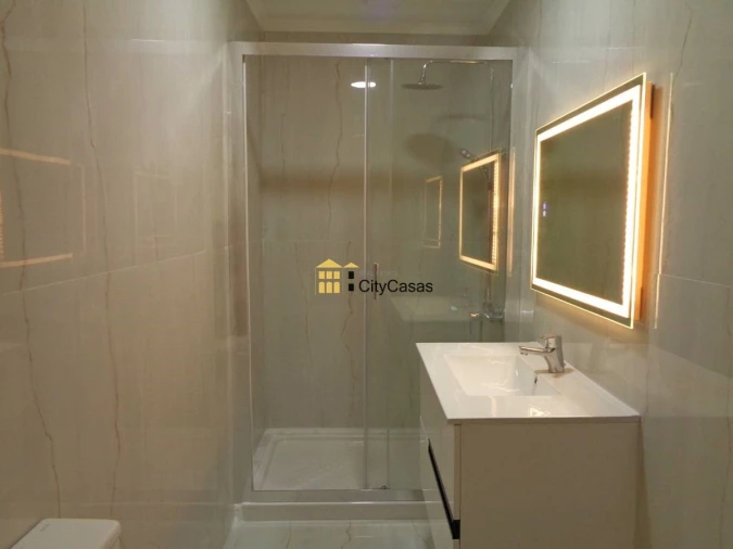 Moradia T5 para Venda em Campanhã Foto 16