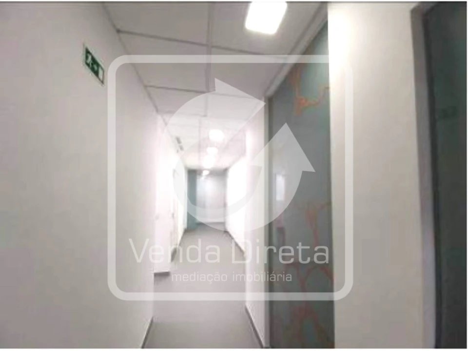 Loja para Venda em Alvalade Foto 9