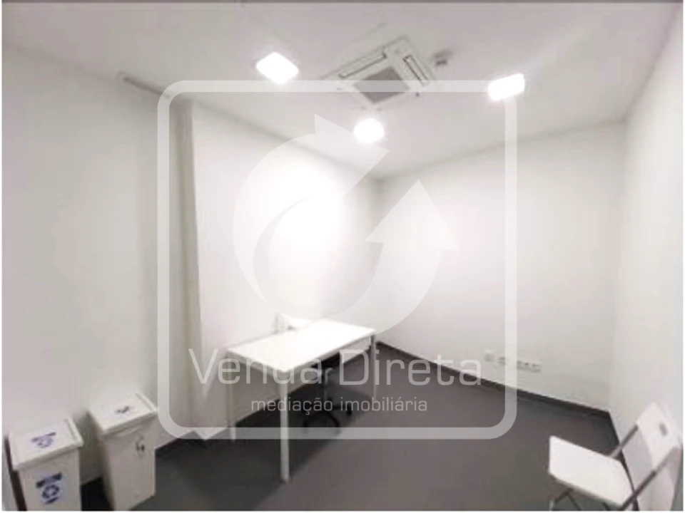 Loja para Venda em Alvalade Foto 11