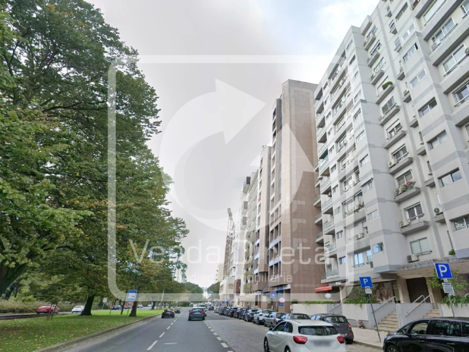 Loja para Venda em Alvalade Foto 17