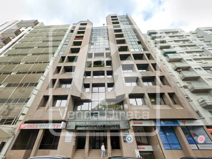 Loja para Venda em Alvalade Foto 2