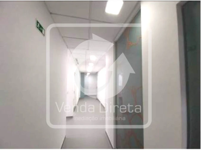 Loja para Venda em Alvalade Foto 9