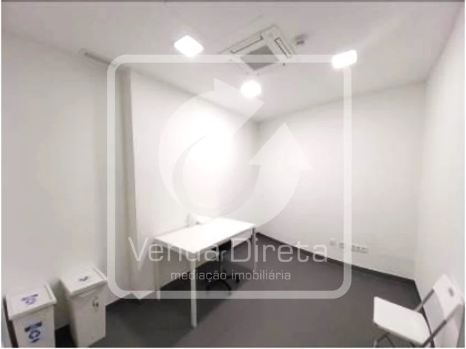 Loja para Venda em Alvalade Foto 11