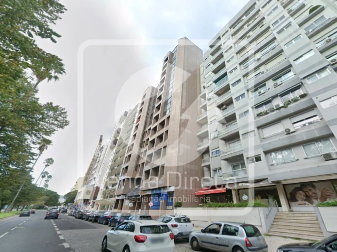 Loja para Venda em Alvalade Foto 16