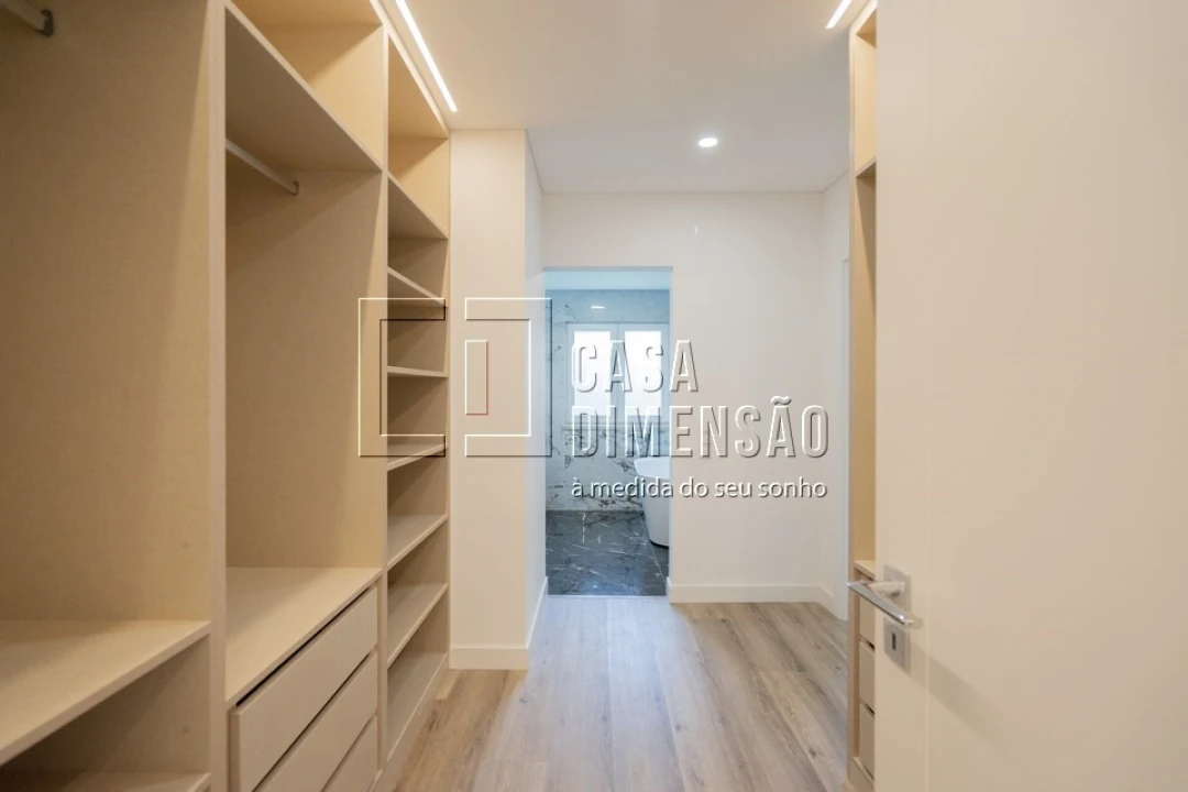 Moradia T4 para Venda em Charneca de Caparica e Sobreda Foto 24