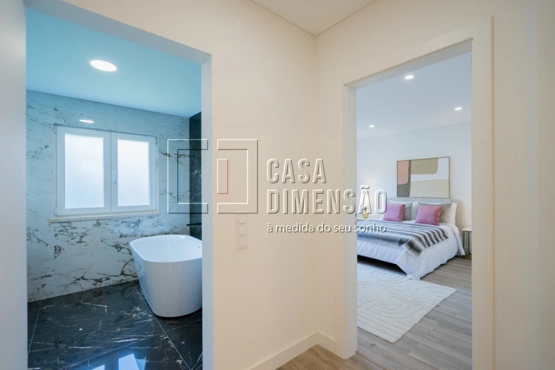 Moradia T4 para Venda em Charneca de Caparica e Sobreda Foto 27