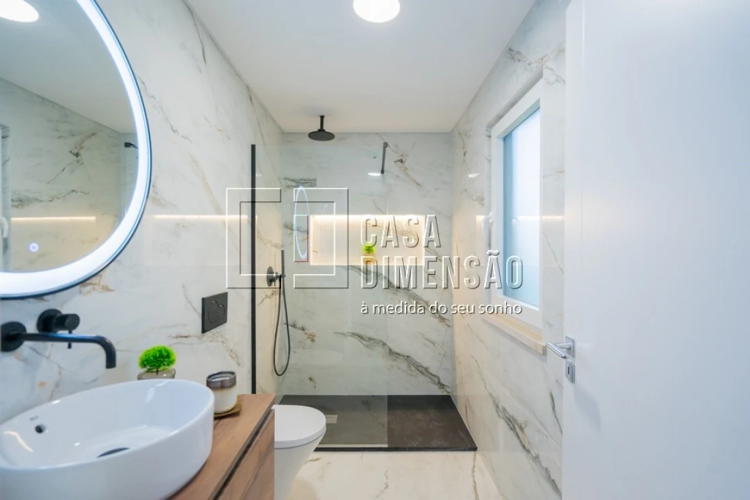 Moradia T4 para Venda em Charneca de Caparica e Sobreda Foto 43