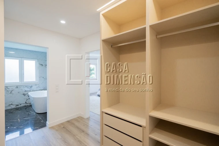 Moradia T4 para Venda em Charneca de Caparica e Sobreda Foto 25