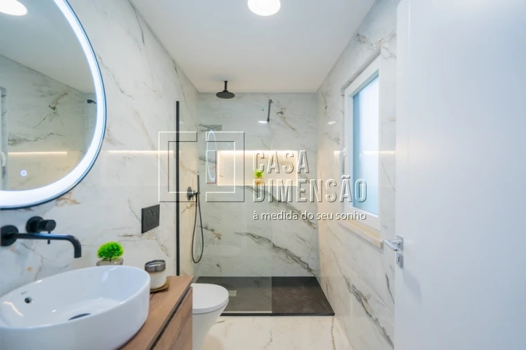 Moradia T4 para Venda em Charneca de Caparica e Sobreda Foto 43