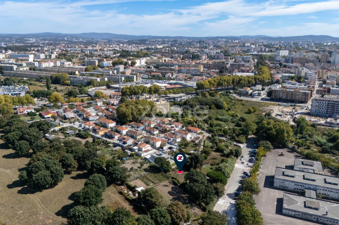 Terreno para Venda em Ramalde Foto 1