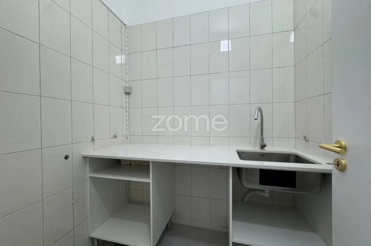 Negócio para Venda em Arcozelo Foto 11