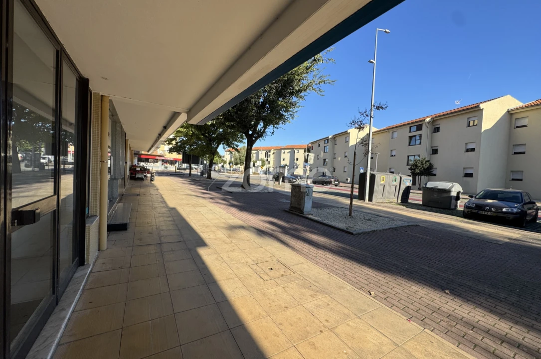 Negócio para Venda em Arcozelo Foto 13