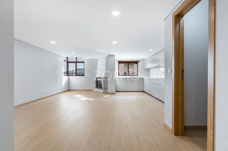 Apartamento T2 para Arrendamento em São Vicente (Braga) Foto 3