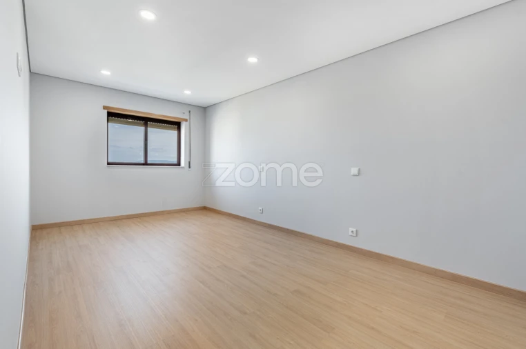 Apartamento T2 para Arrendamento em São Vicente (Braga) Foto 13