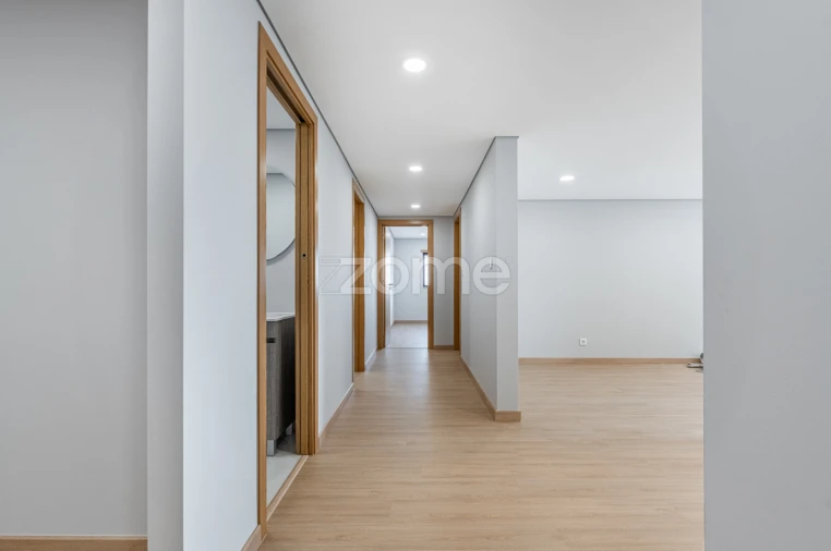 Apartamento T2 para Arrendamento em São Vicente (Braga) Foto 9