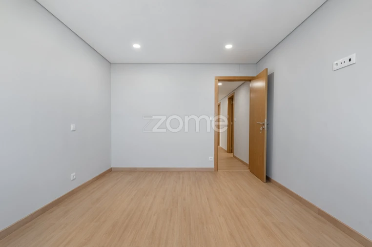 Apartamento T2 para Arrendamento em São Vicente (Braga) Foto 12