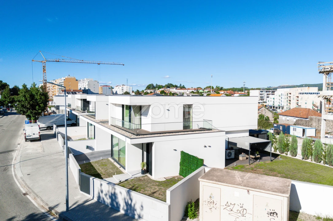 Moradia T3 para Venda em Freamunde Foto 31