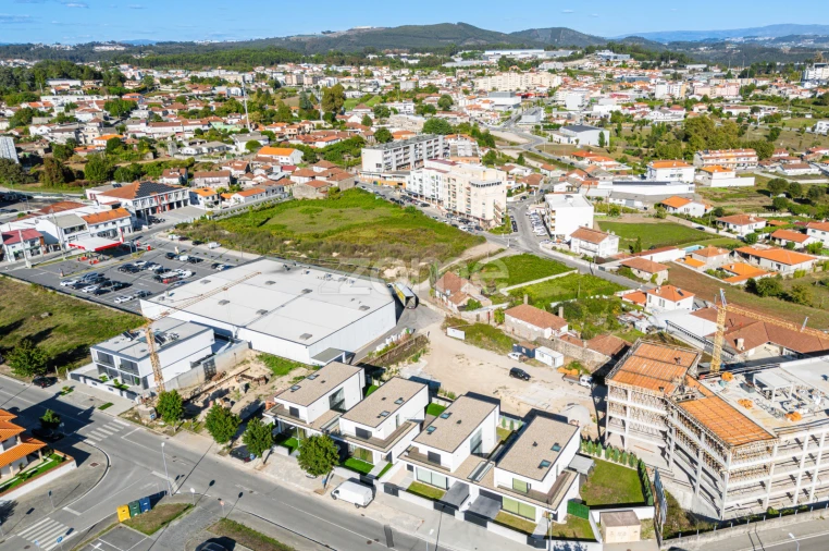 Moradia T3 para Venda em Freamunde Foto 35