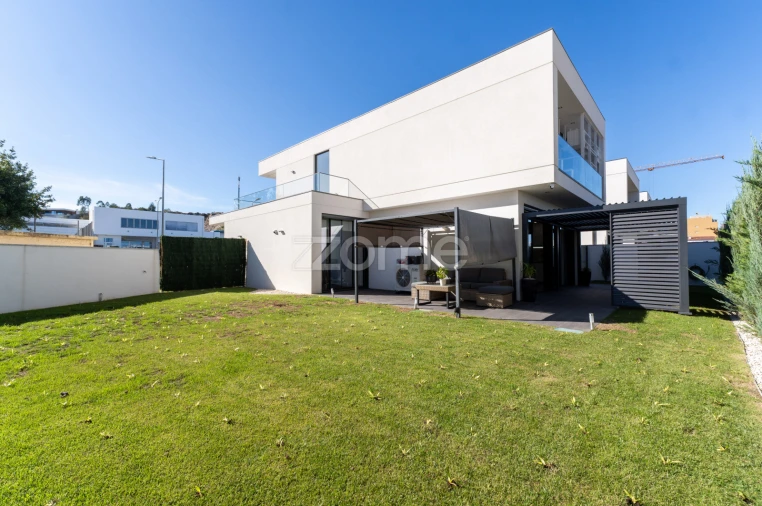 Moradia T3 para Venda em Freamunde Foto 11