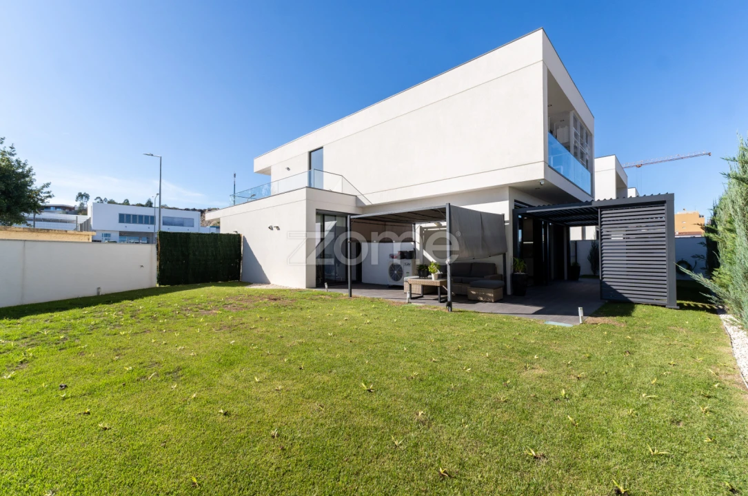 Moradia T3 para Venda em Freamunde Foto 11