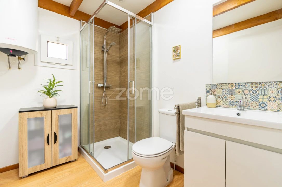 Moradia T2 para Venda em Covas Foto 23