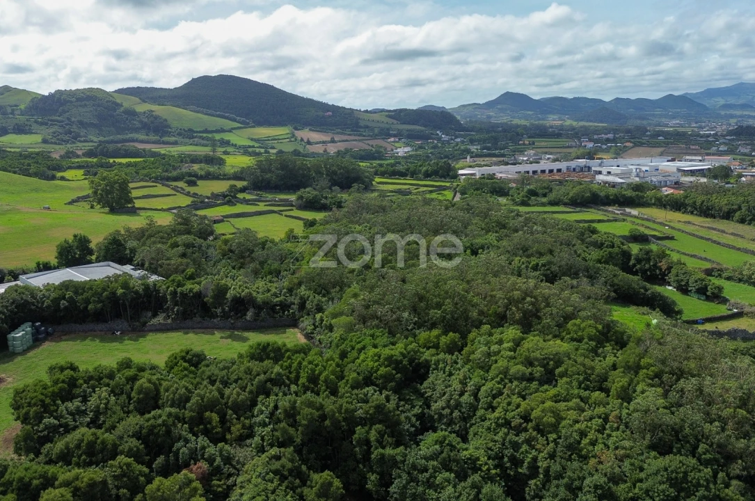 Terreno para Venda em Rabo de Peixe Foto 12