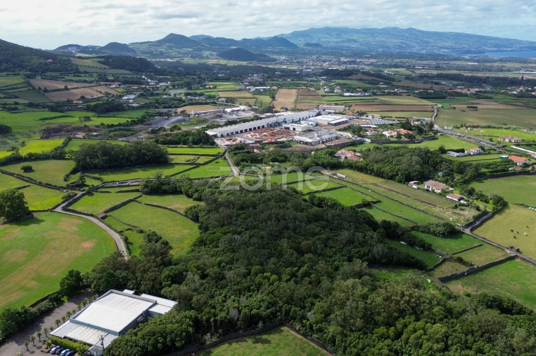 Terreno para Venda em Rabo de Peixe Foto 4