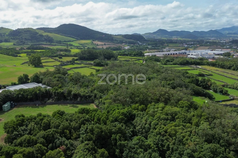 Terreno para Venda em Rabo de Peixe Foto 12