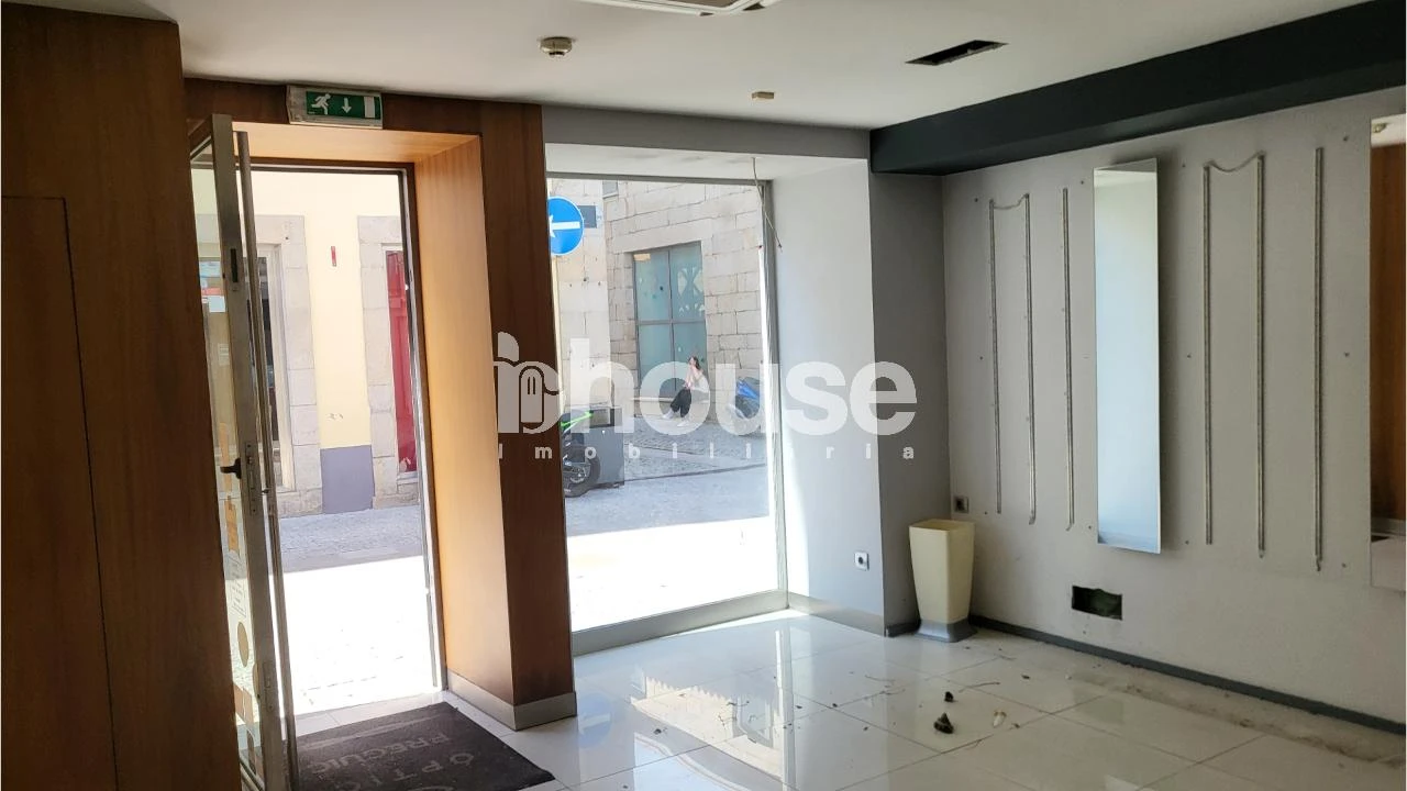 Negócio para Arrendamento em Santa Maria Maior Foto 6