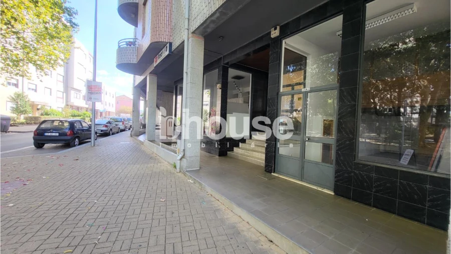 Negócio para Arrendamento em Santa Maria Maior Foto 2