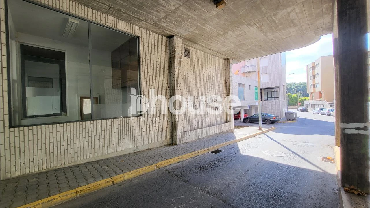 Negócio para Arrendamento em Santa Maria Maior Foto 4