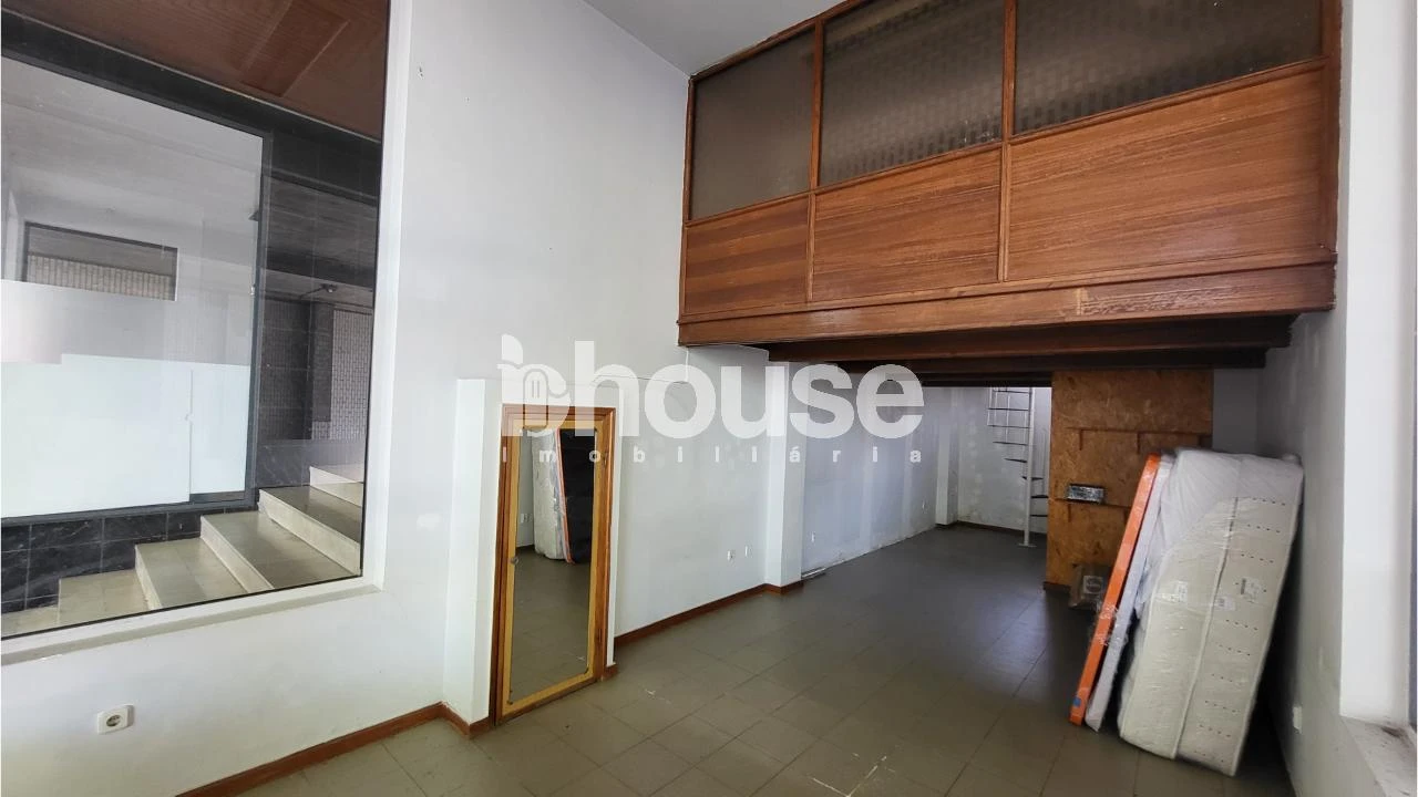 Negócio para Arrendamento em Santa Maria Maior Foto 8