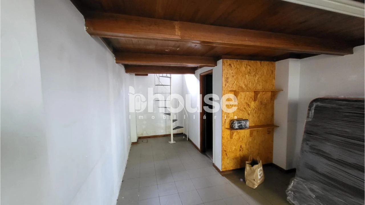 Negócio para Arrendamento em Santa Maria Maior Foto 9