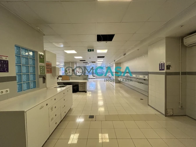 Loja para Arrendamento em Gondomar (São Cosme), Valbom e Jovim Foto 7