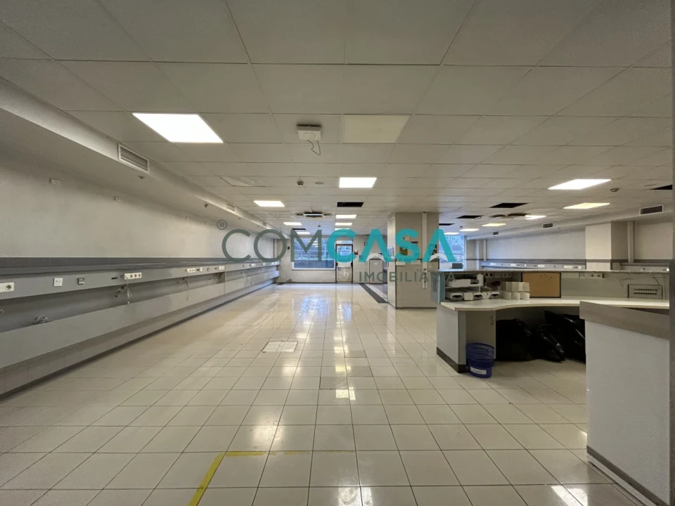 Loja para Arrendamento em Gondomar (São Cosme), Valbom e Jovim Foto 6