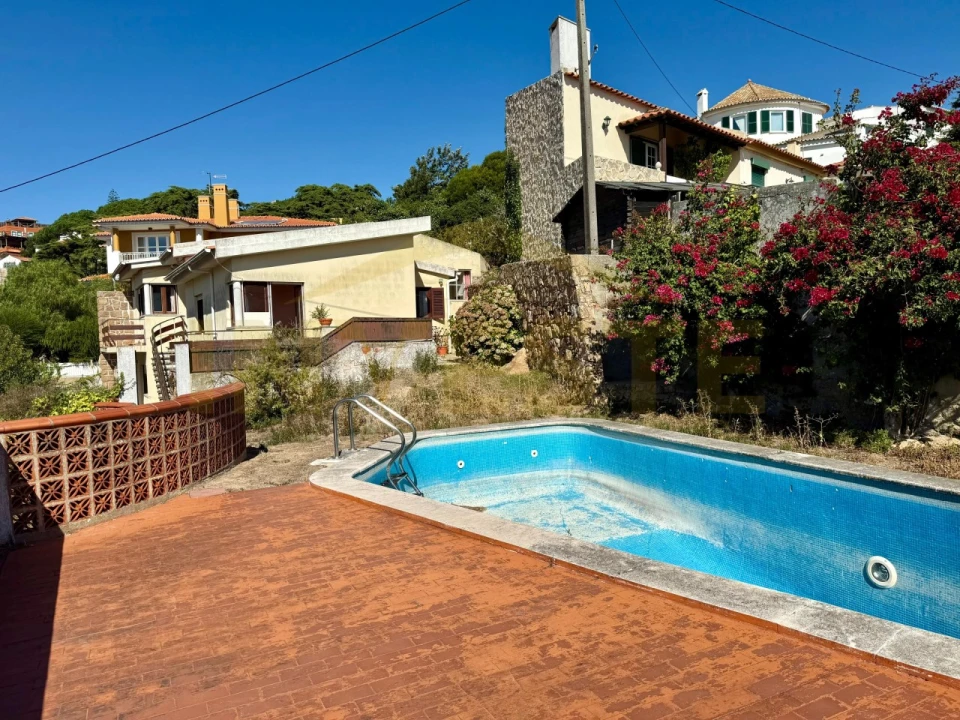 Moradia T4 para Venda em Alcabideche Foto 3