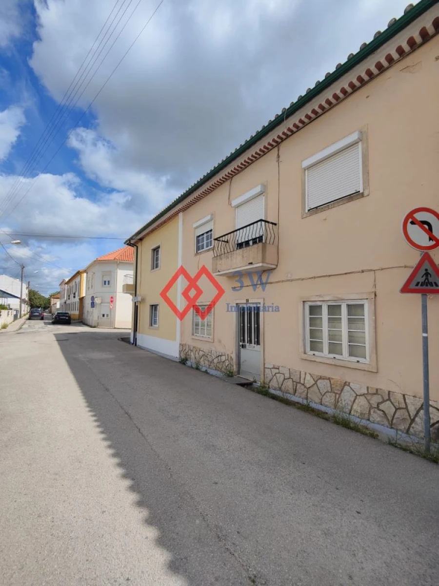 Moradia T6 para Venda em Torres Novas (Santa Maria, Salvador e Santiago) Foto 1