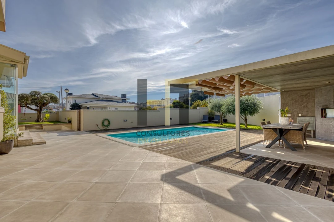 Moradia T4 para Venda em Cidade da Maia Foto 7