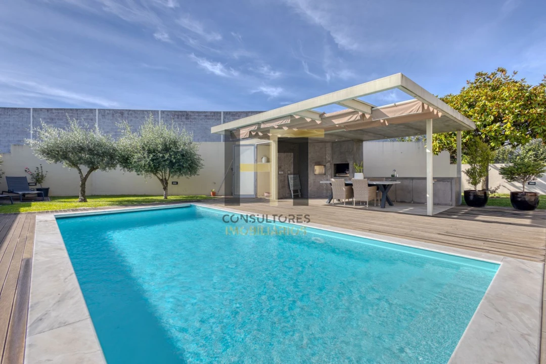 Moradia T4 para Venda em Cidade da Maia Foto 3