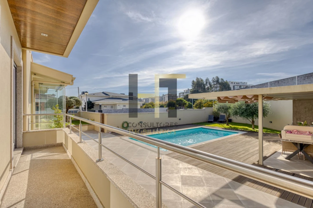 Moradia T4 para Venda em Cidade da Maia Foto 33